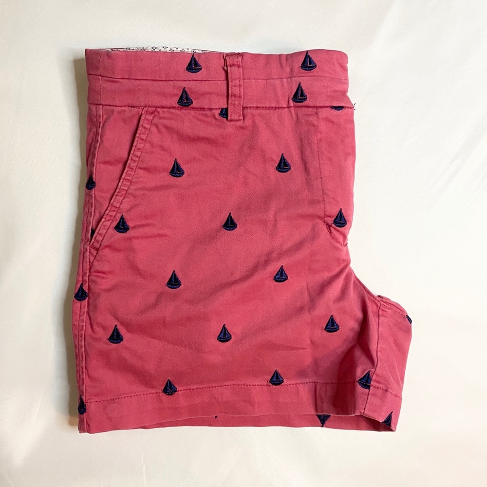 🔥 British Khaki Pink shorts w/ Sailboats